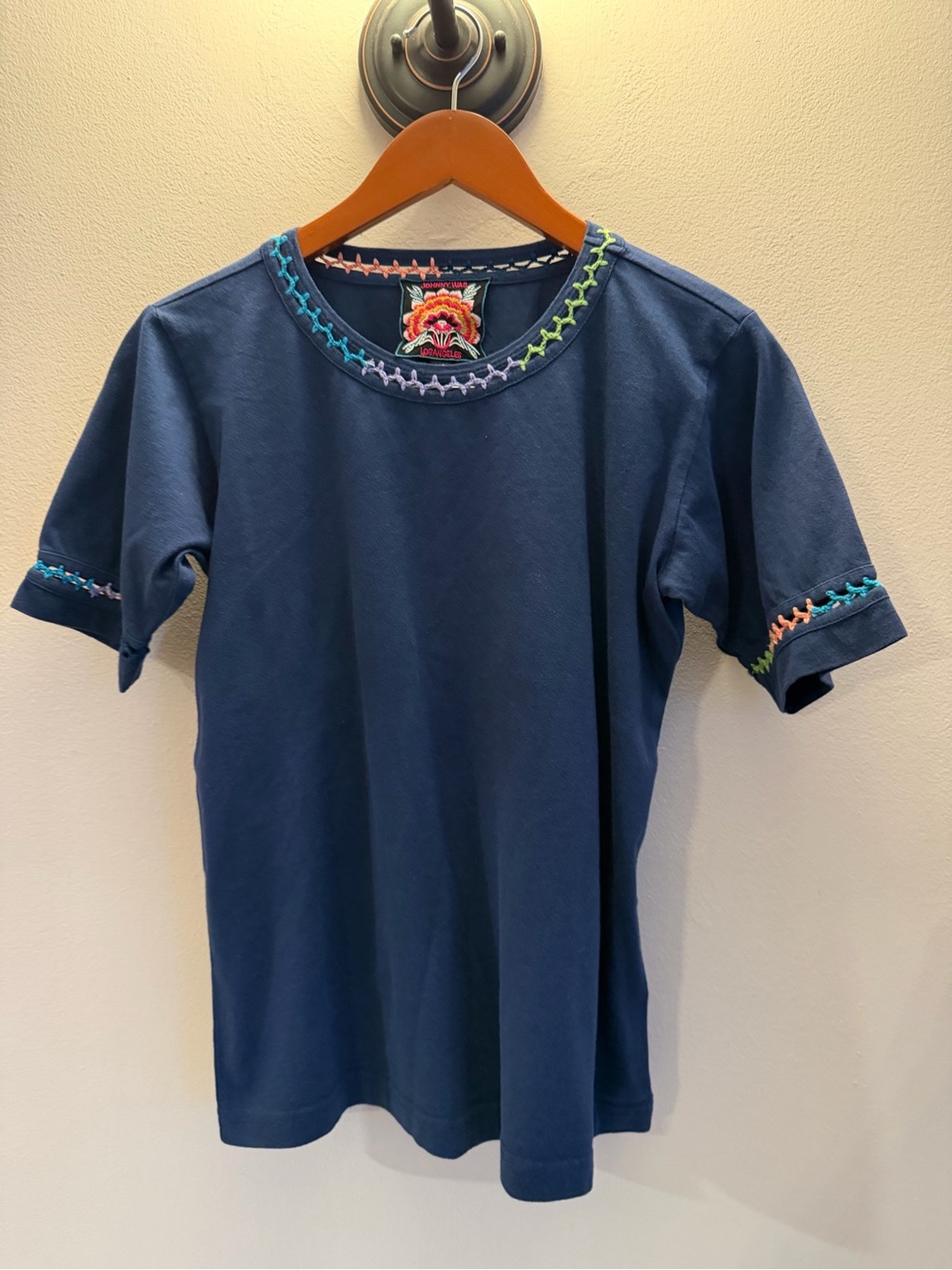 Johnny Was Navy Blue Rainbow Whipstitch Embroidery Short Sleeve Tee XS - Picture 1 of 4